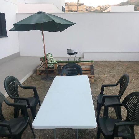 Bajo Con Jardin En Primera Linea De Playa Málaga Exterior foto